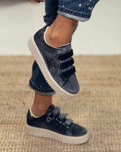 Charger l'image dans la galerie, Baskets Billie by Vanessa Wu