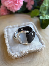 Charger l'image dans la galerie, Manchette étrier noir 67