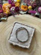 Charger l'image dans la galerie, Jonc Bouddhiste TORSADE argenté effet vieilli