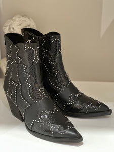 Bottines noires 3780