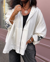 Charger l'image dans la galerie, Sweat ADHARA by BANDITAS
