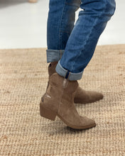 Charger l'image dans la galerie, Bottines 2300
