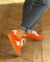 Charger l&#39;image dans la galerie, Baskets orange 1020
