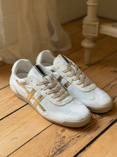 Charger l'image dans la galerie, Baskets 6040B
