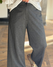 Charger l'image dans la galerie, Pantalon RONDINELLA by BANDITAS

