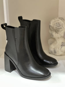 Bottines noires 723