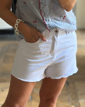 Charger l'image dans la galerie, Short blanc 442
