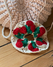 Charger l'image dans la galerie, Chouchou crochet cerises
