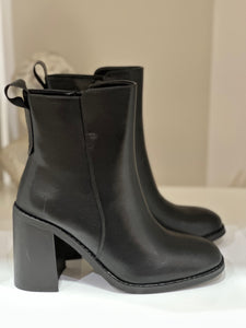 Bottines noires 723