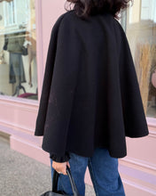 Charger l&#39;image dans la galerie, Cape 1999
