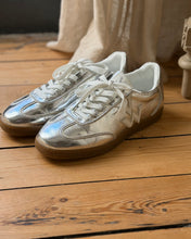 Charger l'image dans la galerie, Baskets AUREN argent by Vanessa wu
