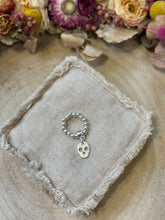 Charger l'image dans la galerie, Bague perles pampille SKULL 908
