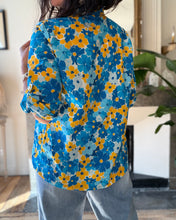 Charger l'image dans la galerie, Chemise 68182 fleurs bleues
