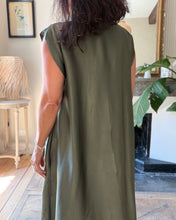 Charger l'image dans la galerie, Robe satinée 8563
