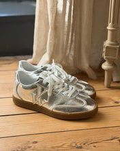 Charger l'image dans la galerie, Baskets AUREN argent by Vanessa wu
