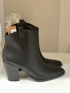 Bottines noires 3710