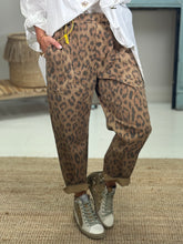 Charger l&#39;image dans la galerie, Pantalon TAGO by BANDITAS
