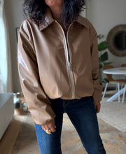 Charger l&#39;image dans la galerie, Veste simili 2333
