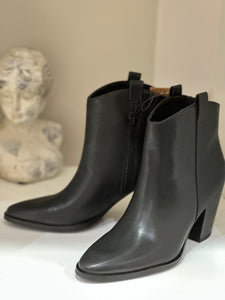 Bottines noires 3710