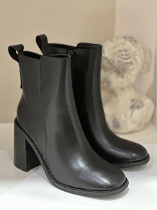 Bottines noires 723