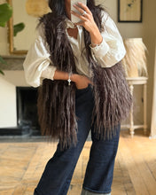 Charger l&#39;image dans la galerie, Gilet poils longs

