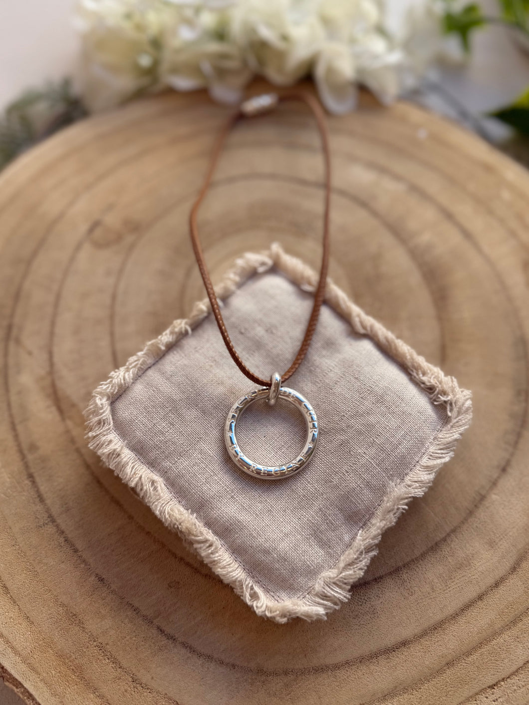 Collier cuir 169