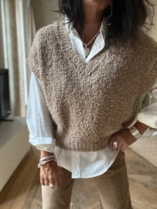 Pull sans manche bouclette