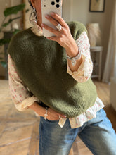 Charger l'image dans la galerie, Pull sans manches 666
