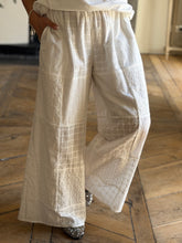 Charger l'image dans la galerie, Pantalon broderie 3578
