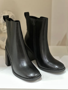 Bottines noires 723