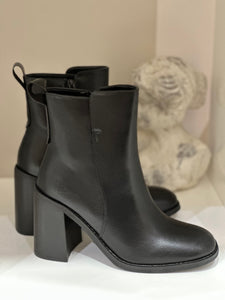 Bottines noires 723