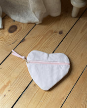 Charger l'image dans la galerie, Porte monnaie AMOUR
