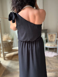 Robe noire ONE SHOULDER