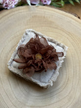 Charger l&#39;image dans la galerie, Broche fleur
