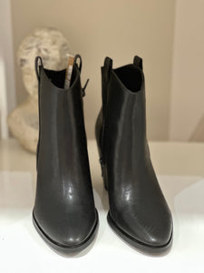 Bottines noires 3710