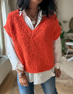 Pull sans manche bouclette
