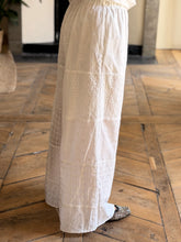Charger l'image dans la galerie, Pantalon broderie 3578
