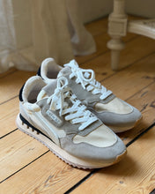 Charger l'image dans la galerie, Baskets 6090 noires
