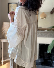 Charger l'image dans la galerie, Blouse CASALE by BANDITAS
