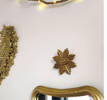 Charger l'image dans la galerie, Déco Ex-voto œil doré mm D9,7cm
