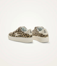 Charger l'image dans la galerie, Baskets MAGGIE Leopard by Vanessa Wu
