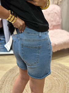 Short jean bleu clair (du 38 au 48)